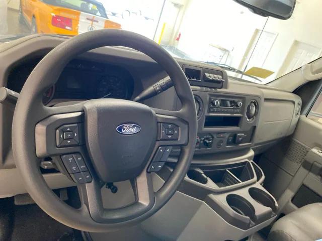 2024 Ford E-350 Cutaway E-350 SRW 138 WB