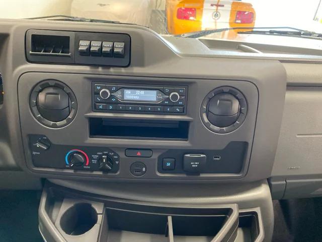 2024 Ford E-350 Cutaway E-350 SRW 138 WB