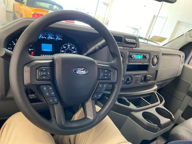 2024 Ford E-350 Cutaway E-350 SRW 138 WB
