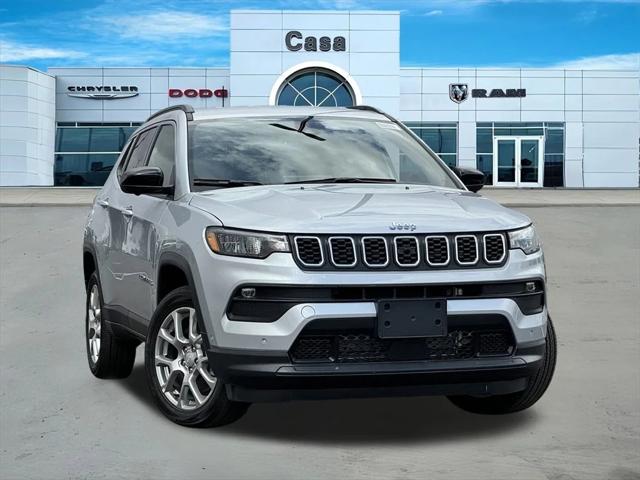 2024 Jeep Compass COMPASS LATITUDE LUX 4X4