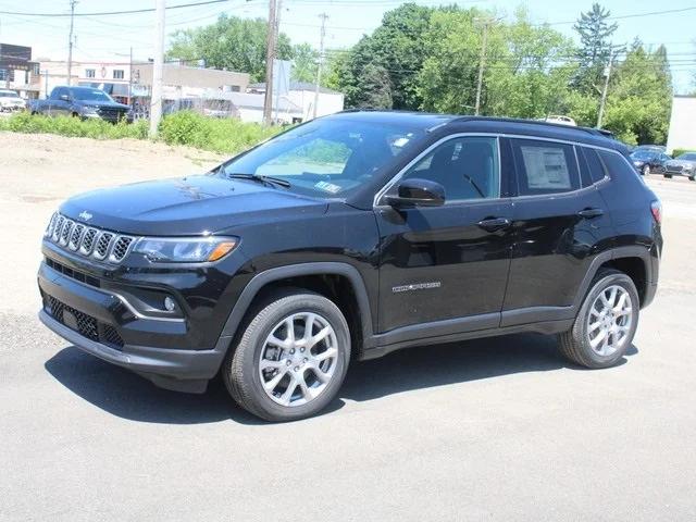 2024 Jeep Compass COMPASS LATITUDE LUX 4X4