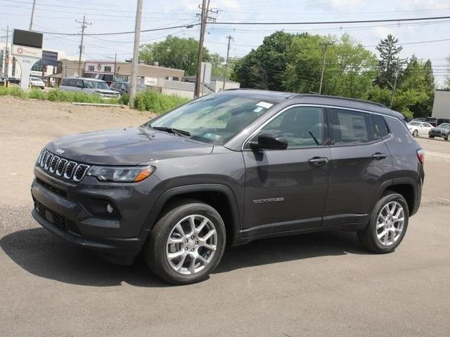 2024 Jeep Compass COMPASS LATITUDE LUX 4X4