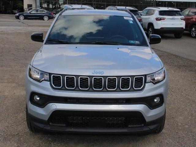 2024 Jeep Compass COMPASS LATITUDE LUX 4X4