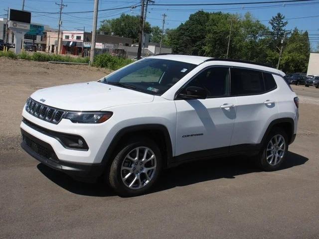 2024 Jeep Compass COMPASS LATITUDE LUX 4X4