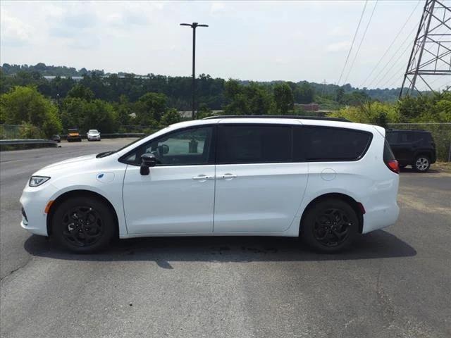 2024 Chrysler Pacifica Hybrid PACIFICA PLUG-IN HYBRID PREMIUM S APPEARANCE