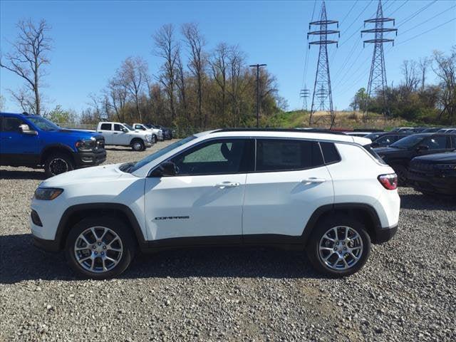 2024 Jeep Compass COMPASS LATITUDE LUX 4X4