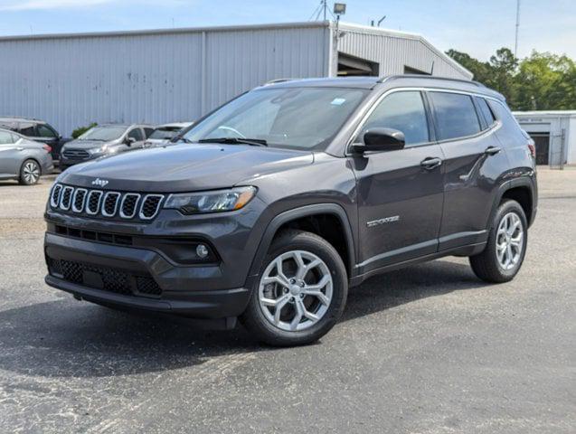 2024 Jeep Compass COMPASS LATITUDE 4X4