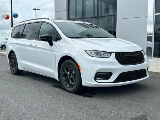 2024 Chrysler Pacifica Hybrid PACIFICA PLUG-IN HYBRID PREMIUM S APPEARANCE