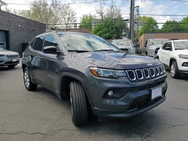 2024 Jeep Compass COMPASS LATITUDE LUX 4X4