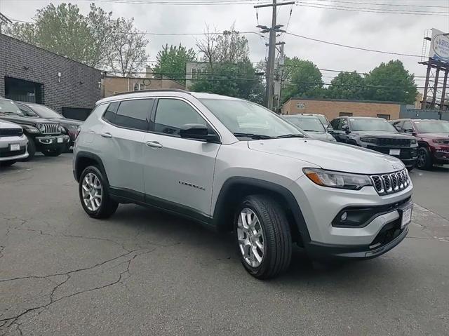 2024 Jeep Compass COMPASS LATITUDE LUX 4X4