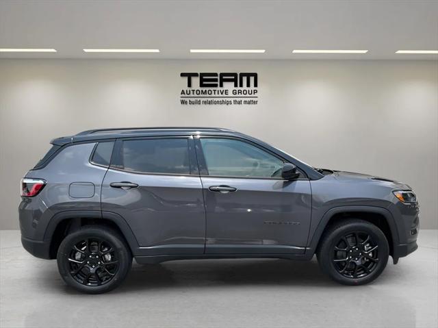 2024 Jeep Compass COMPASS LATITUDE 4X4