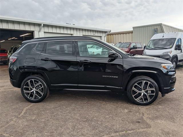 2024 Jeep Compass COMPASS LIMITED 4X4