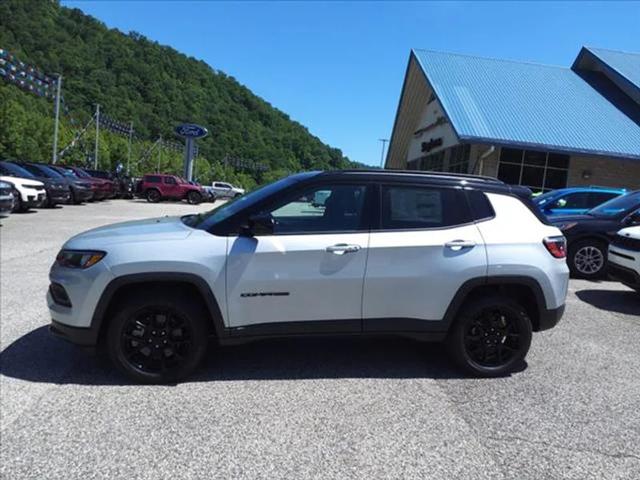 2024 Jeep Compass COMPASS LATITUDE 4X4