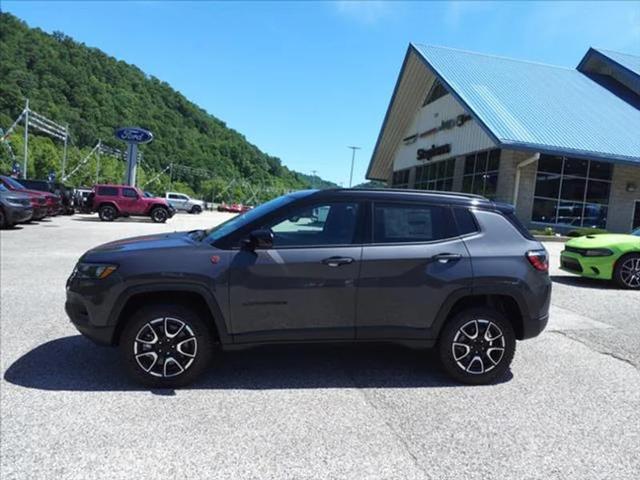 2024 Jeep Compass COMPASS TRAILHAWK 4X4