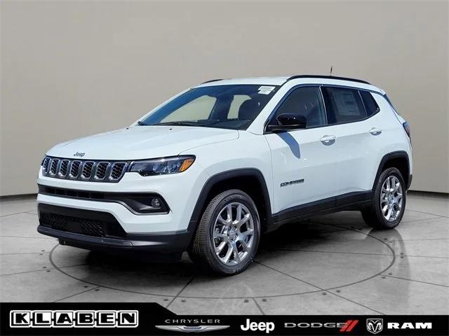 2024 Jeep Compass COMPASS LATITUDE LUX 4X4