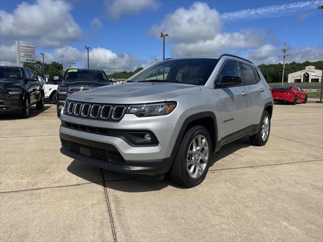 2024 Jeep Compass COMPASS LATITUDE LUX 4X4