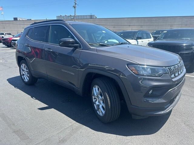 2024 Jeep Compass COMPASS LATITUDE LUX 4X4