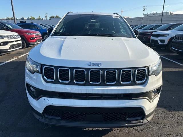 2024 Jeep Compass COMPASS LATITUDE LUX 4X4