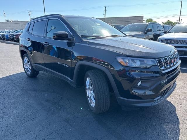 2024 Jeep Compass COMPASS LATITUDE LUX 4X4