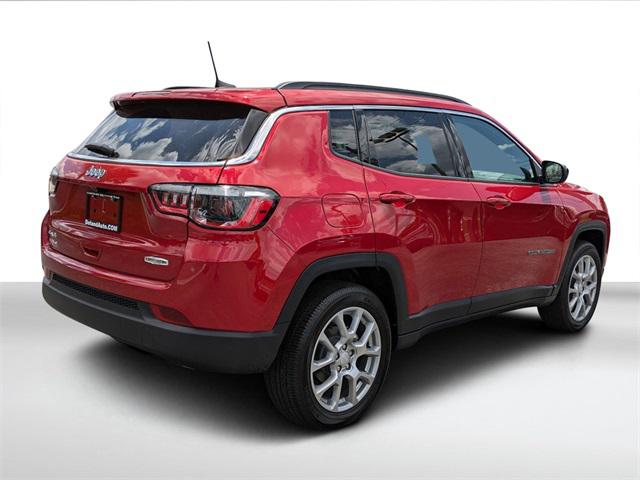 2024 Jeep Compass COMPASS LATITUDE LUX 4X4