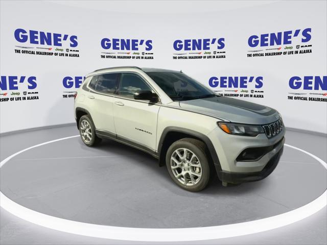 2024 Jeep Compass COMPASS LATITUDE LUX 4X4