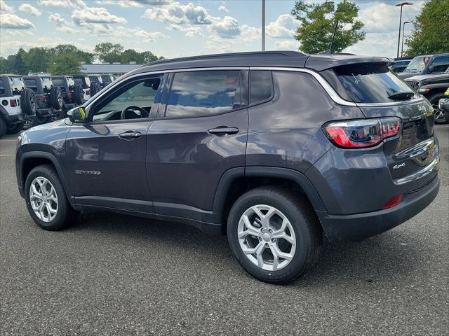 2024 Jeep Compass COMPASS LATITUDE 4X4