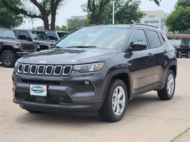 2024 Jeep Compass COMPASS LATITUDE 4X4