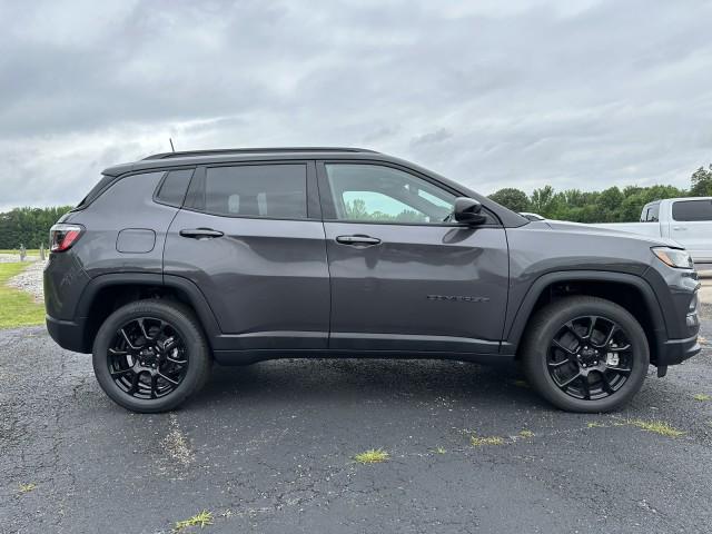 2024 Jeep Compass COMPASS LATITUDE 4X4