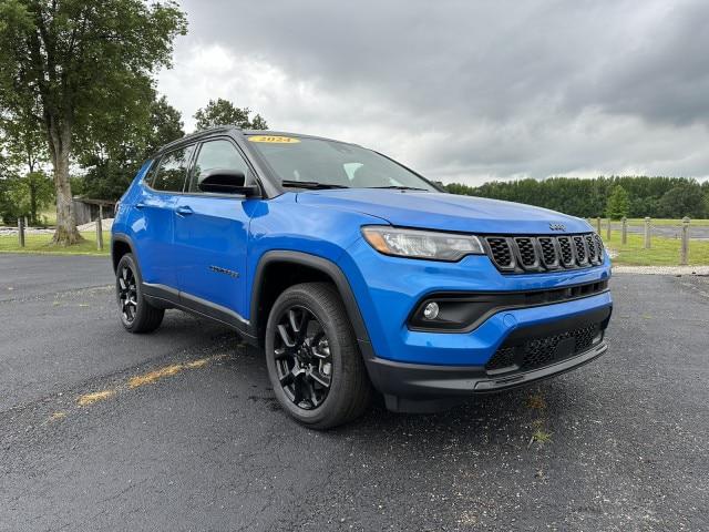 2024 Jeep Compass COMPASS LATITUDE 4X4