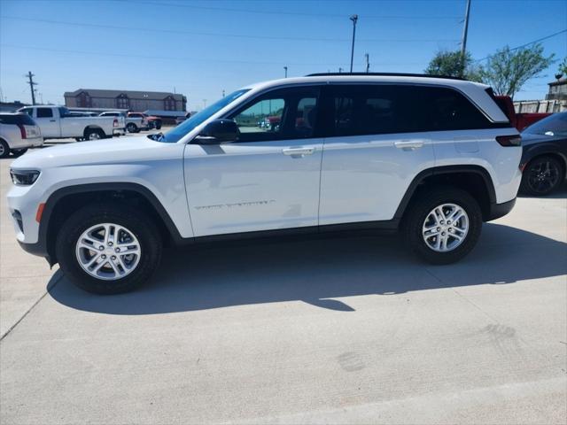 2024 Jeep Grand Cherokee GRAND CHEROKEE LAREDO 4X4