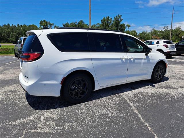 2024 Chrysler Pacifica Hybrid PACIFICA PLUG-IN HYBRID PREMIUM S APPEARANCE