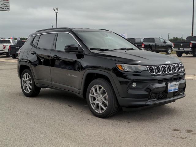 2024 Jeep Compass COMPASS LATITUDE LUX 4X4