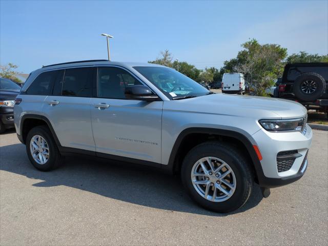 2024 Jeep Grand Cherokee GRAND CHEROKEE LAREDO X 4X2