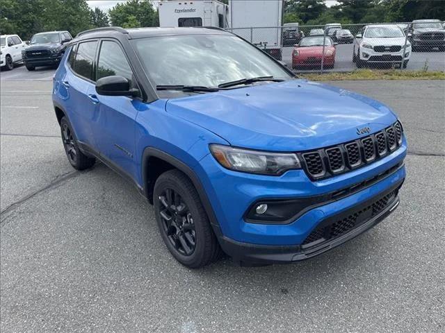 2024 Jeep Compass COMPASS LATITUDE 4X4