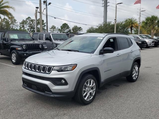 2024 Jeep Compass COMPASS LATITUDE LUX 4X4