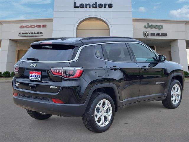 2024 Jeep Compass COMPASS LATITUDE 4X4