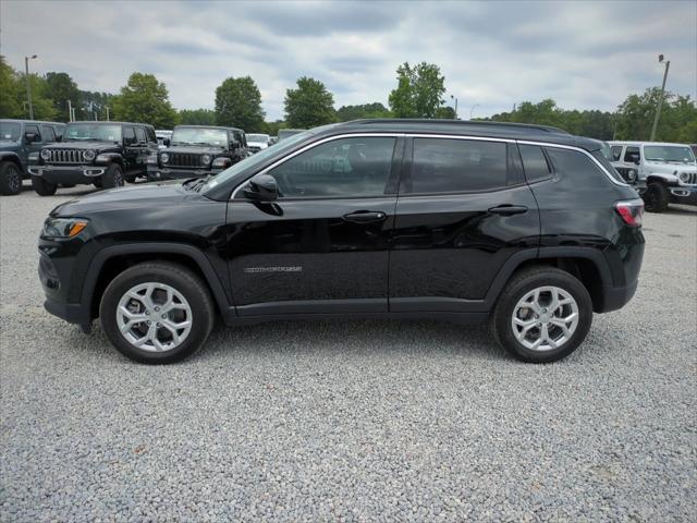 2024 Jeep Compass COMPASS LATITUDE 4X4