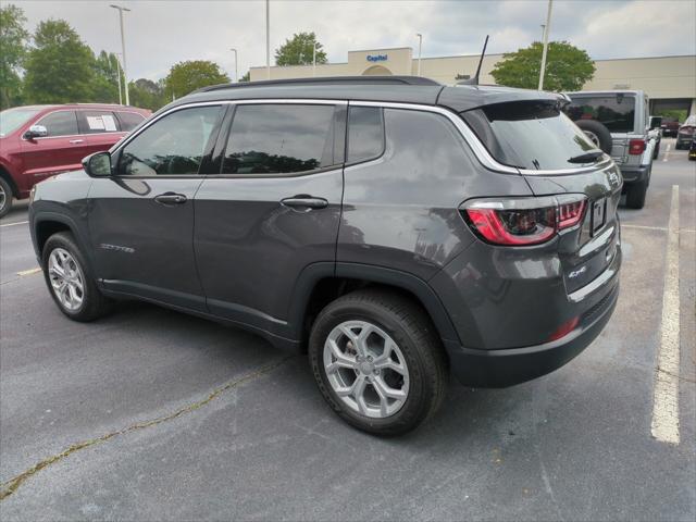 2024 Jeep Compass COMPASS LATITUDE 4X4