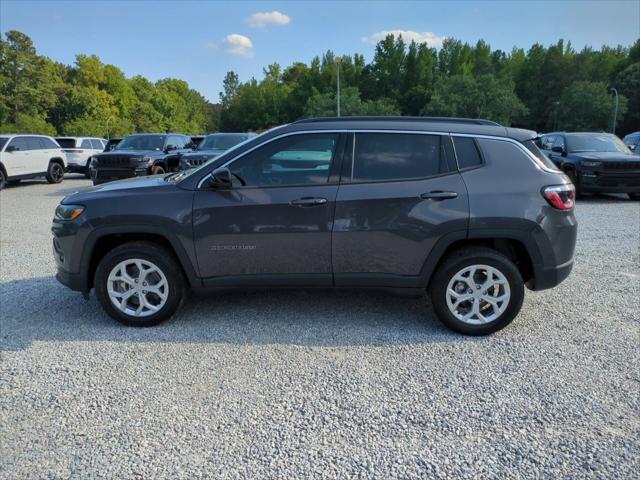 2024 Jeep Compass COMPASS LATITUDE 4X4