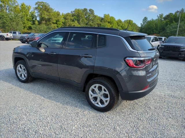 2024 Jeep Compass COMPASS LATITUDE 4X4