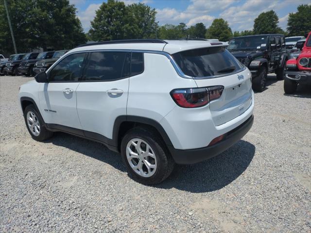 2024 Jeep Compass COMPASS LATITUDE 4X4