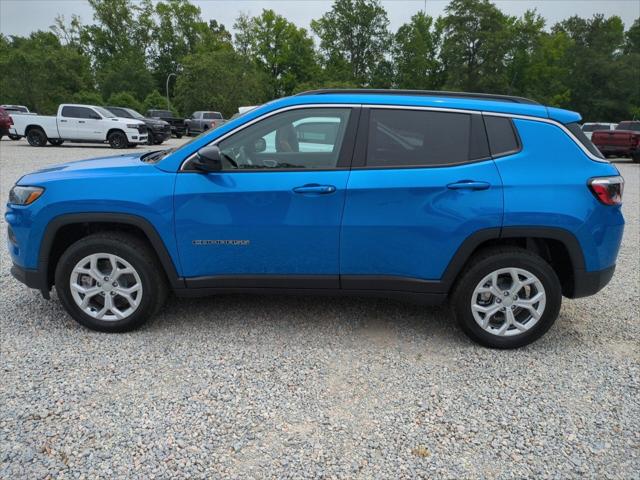 2024 Jeep Compass COMPASS LATITUDE 4X4