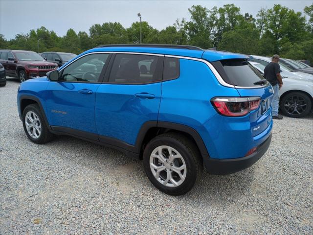 2024 Jeep Compass COMPASS LATITUDE 4X4