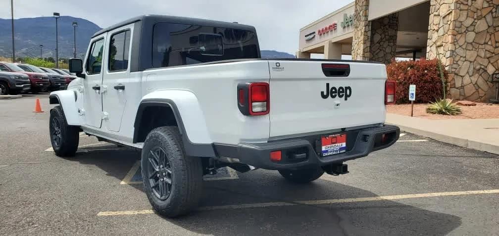 2024 Jeep Gladiator GLADIATOR SPORT S 4X4