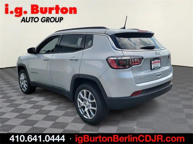 2024 Jeep Compass COMPASS LATITUDE LUX 4X4