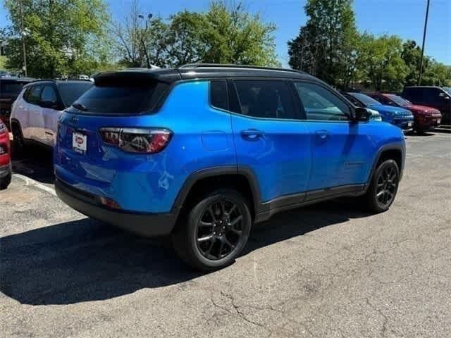 2024 Jeep Compass COMPASS LATITUDE 4X4