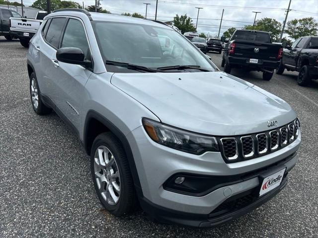 2024 Jeep Compass COMPASS LATITUDE LUX 4X4