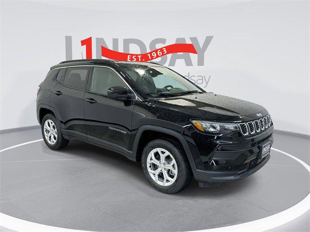 2024 Jeep Compass COMPASS LATITUDE 4X4