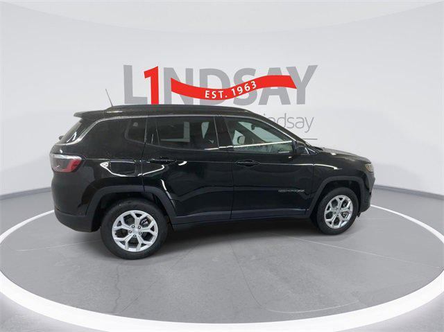 2024 Jeep Compass COMPASS LATITUDE 4X4