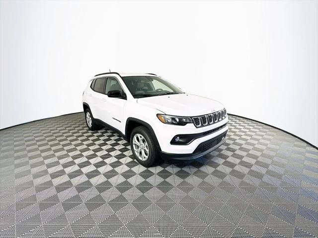 2024 Jeep Compass COMPASS LATITUDE 4X4